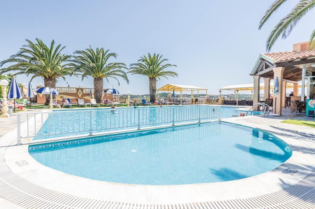 Kapetanios Apartments Agios Stefanos Avliotes  Luaran gambar