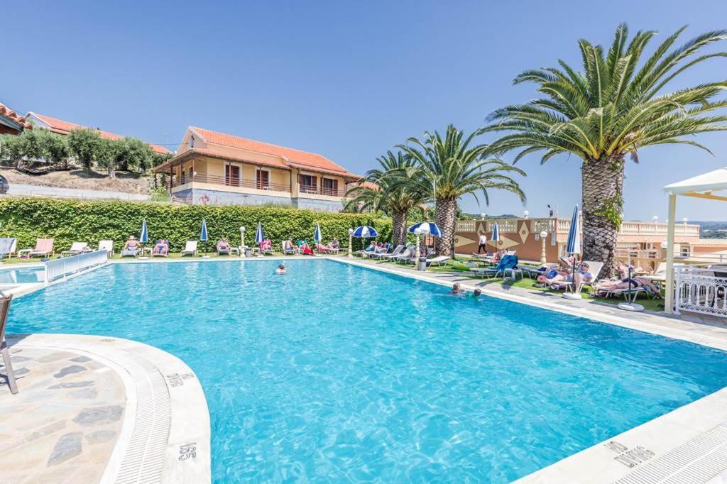 Kapetanios Apartments Agios Stefanos Avliotes  Luaran gambar