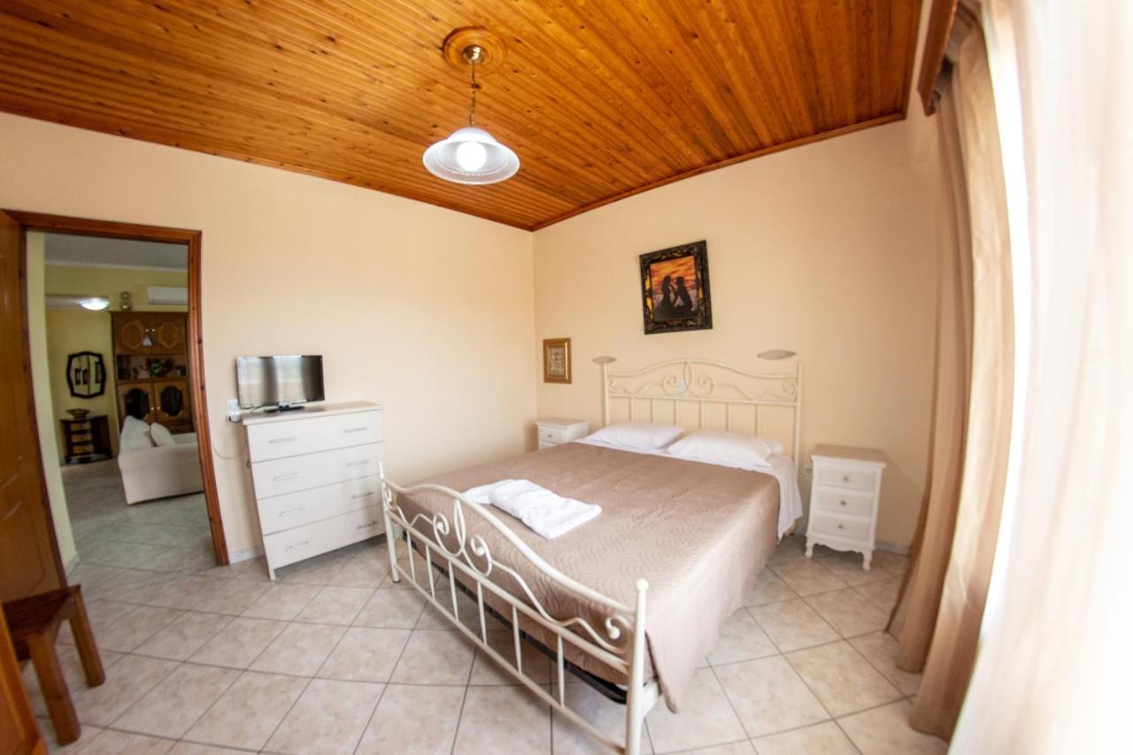 Kapetanios Apartments Agios Stefanos Avliotes  Luaran gambar